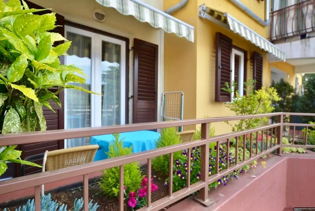 Apartment Dana Rovinj Exteriör bild